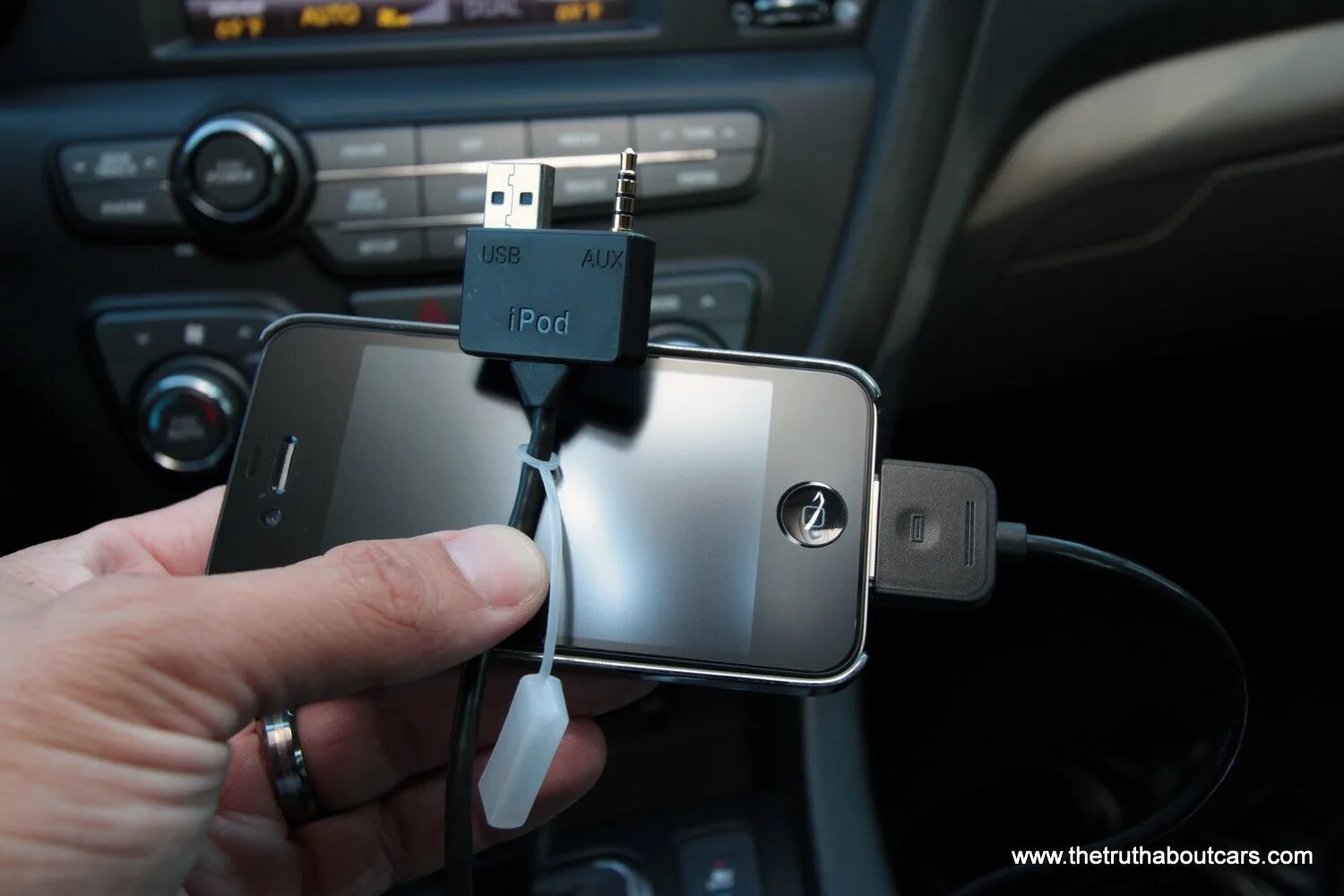 Подключение телефона к магнитоле через usb подключение iphone KIA Optima - Фото Kia Optima