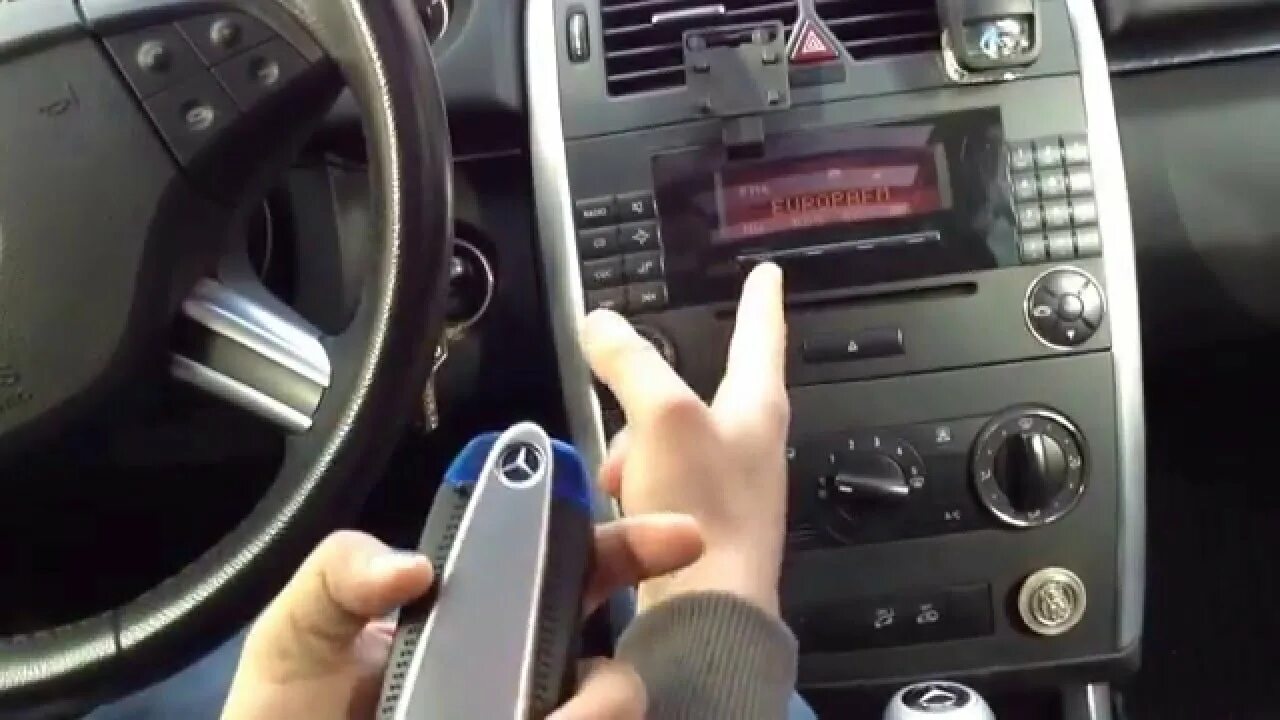 Подключение телефона к мерседес Conectar Bluetooth Mercedes con iPhone 6S - Connect Mercedes bluetooth cradle wi