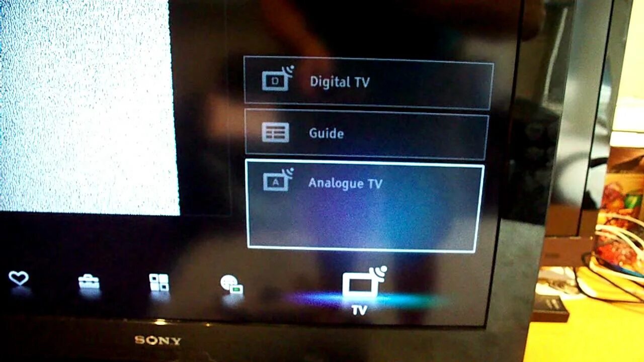 Подключение телефона к телевизору сони Problem setting up my Sony Bravia TV - YouTube