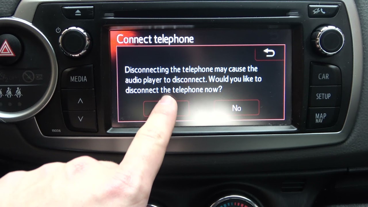 Подключение телефона к тойота How to Disconnect Phone from Radio Bluetooth in Toyota Yaris III (2011 - 2020) -