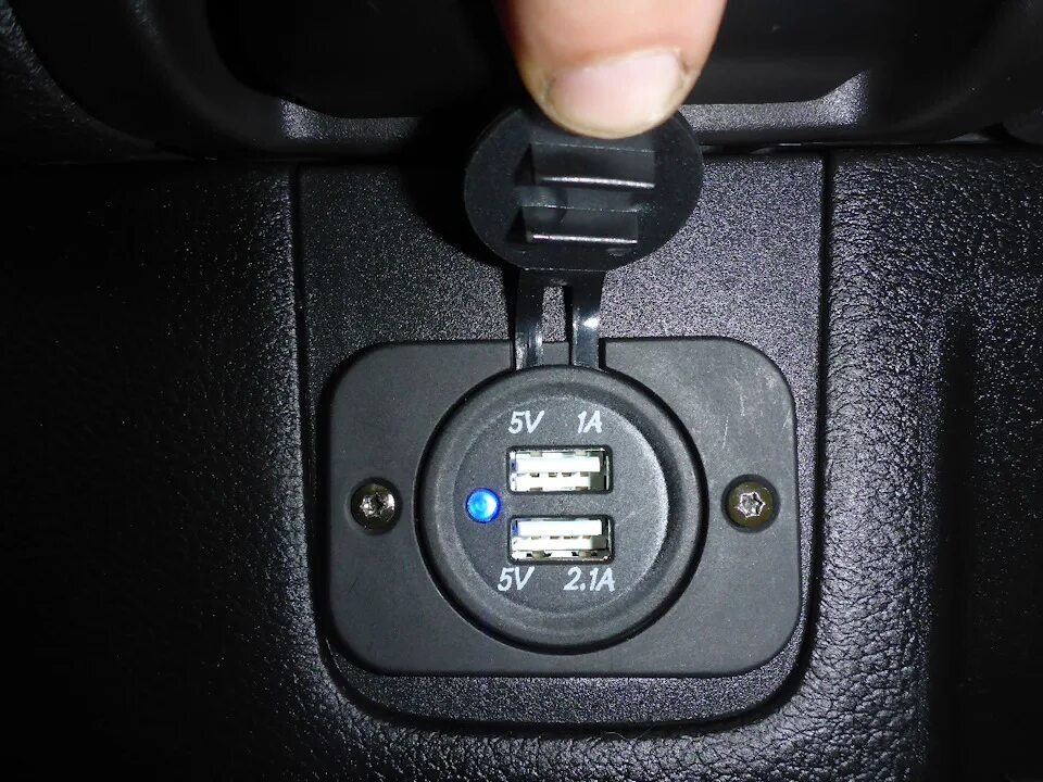 Подключение usb розетки в авто USB розетка. - Jeep Wrangler (JK), 3,6 л, 2012 года аксессуары DRIVE2