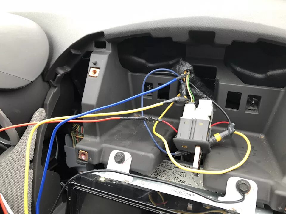 Подключение задней камеры шевроле круз Камера заднего хода - Chevrolet Cruze (1G), 1,8 л, 2013 года аксессуары DRIVE2