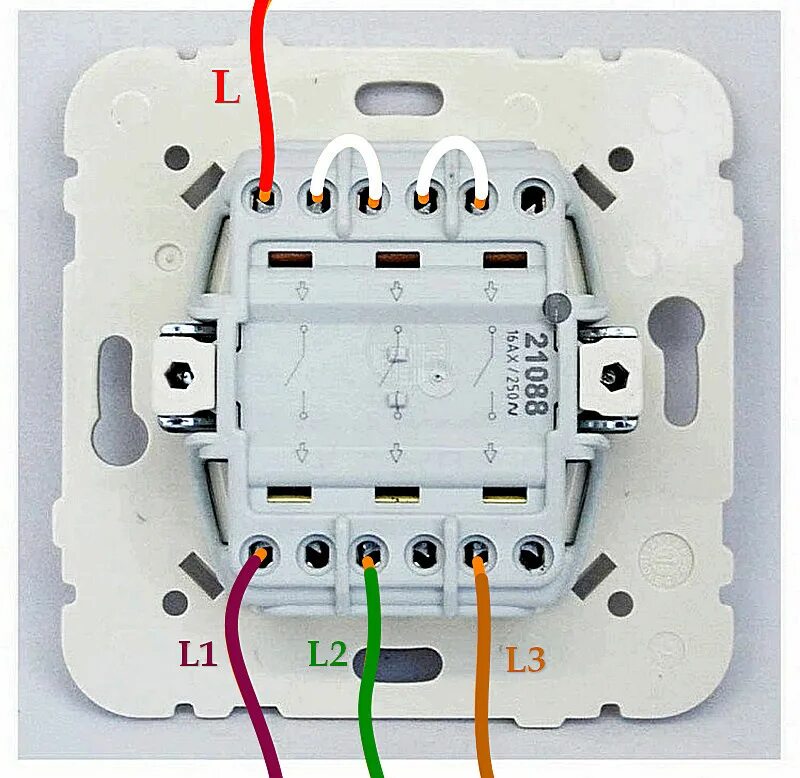 Подключения розетки трехклавишный Как правильно подключить трехклавишный выключатель с розеткой: инструкция, видео