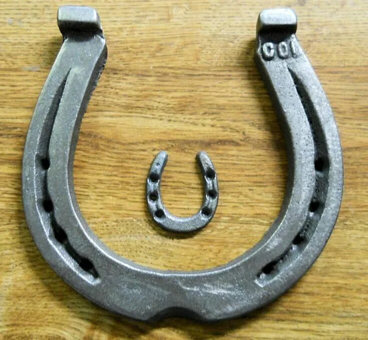 Подкова на лошади фото Huge Cast Iron Clydesdale Horseshoe Decorative Gift - Etsy Western decor, Horses