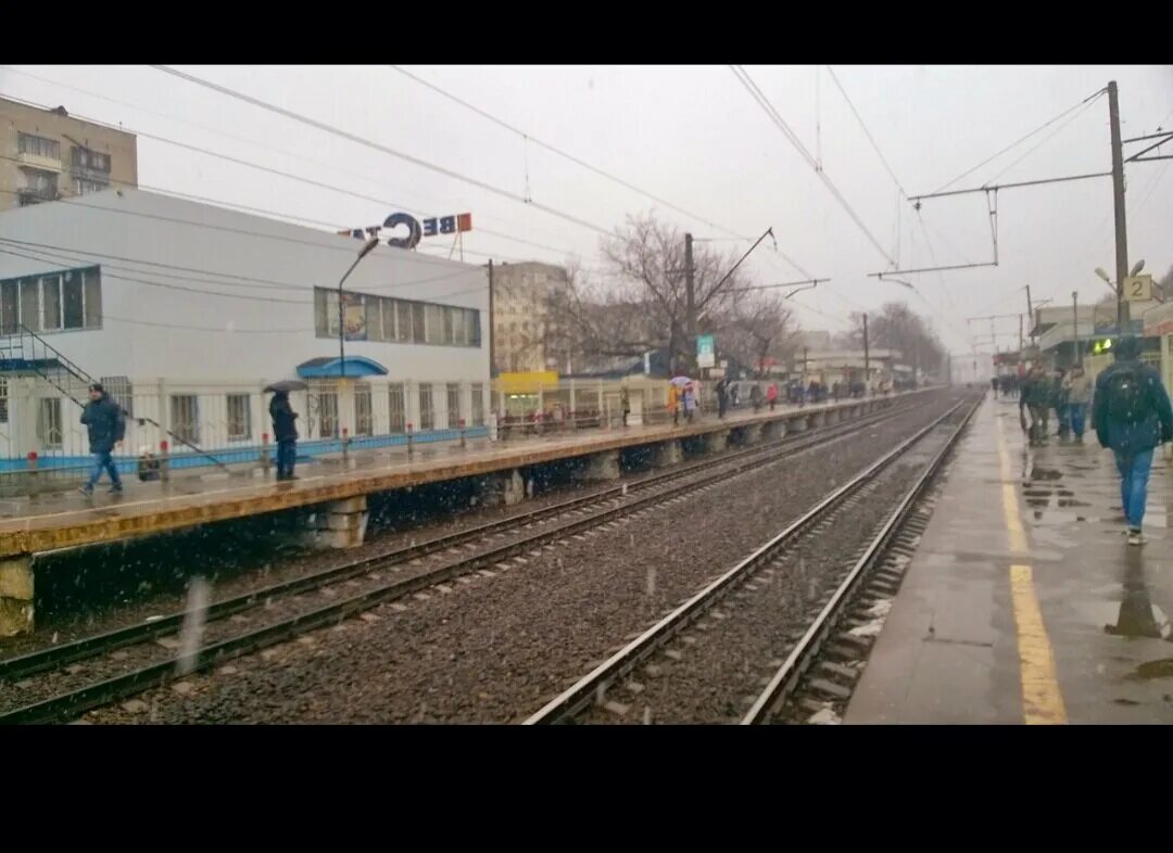 Подлипки дачные фото Podlipki-Dachnye Station, railroad station, Russia, selo Tarasovka, Vokzalny pro