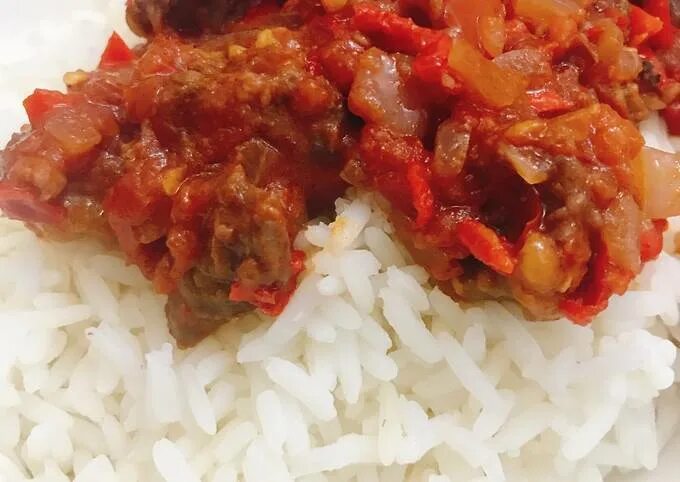 Подлив к рису фото White rice and tomato sauce with beef Recipe by Miss Sally - Cookpad