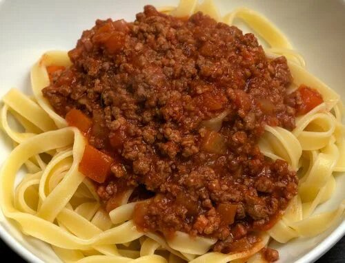 Подлив с фаршем рецепт с фото Rick Stein’s Venetian Ragú Bolognese Ragu bolognese, Rick stein, Bolognese