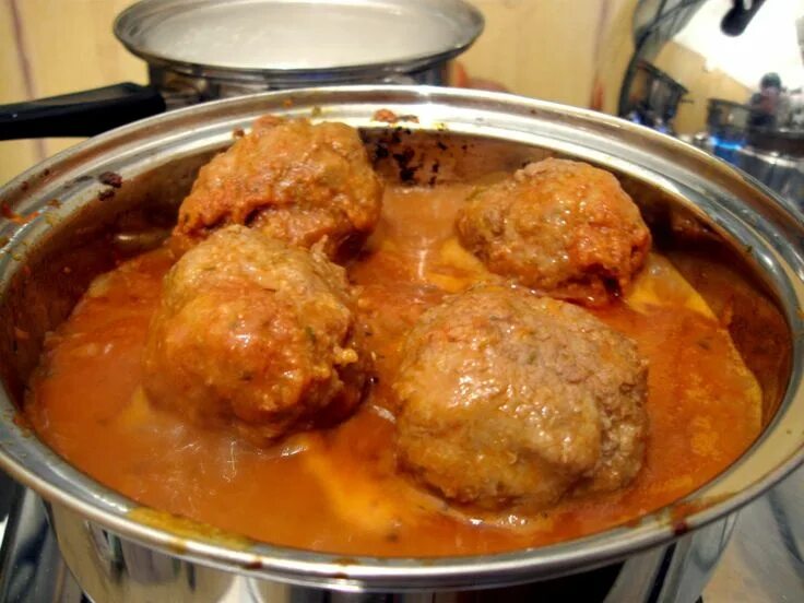 Подлив с котлетами фото рецепт Creamy chicken kofta curry can be made by ground chicken and yogurt. Read how to