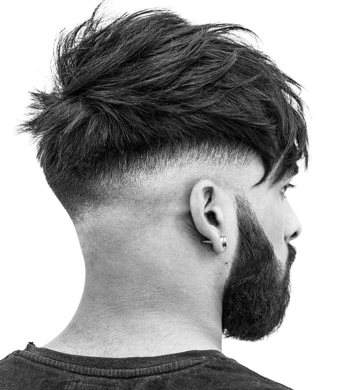 Поднятая прическа мужская 27 Men's Haircuts For 2024 Mid fade haircut, Messy haircut, Mens hairstyles shor