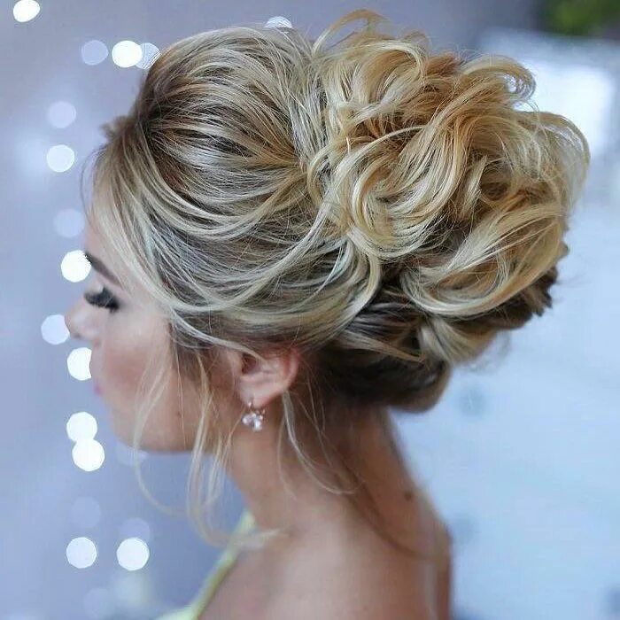 Подобранные прически фото 35 Simple Updo Hairstyles Ideas From Every Angle Medium hair styles, Medium leng