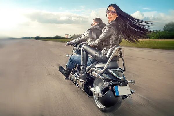 Подпись к фото на мотоцикле девушке Bikers Family :: Behance