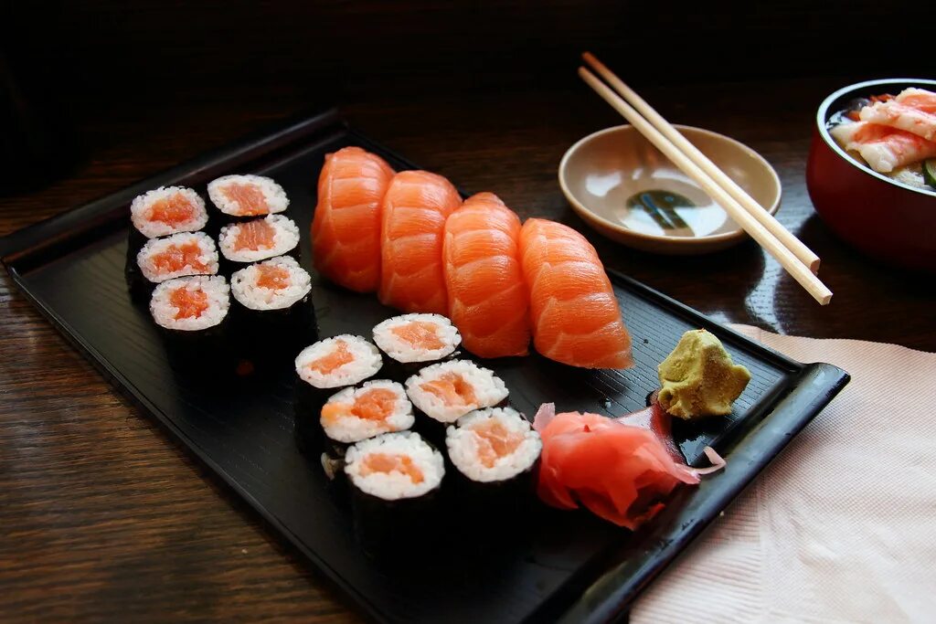 Подпись к фото суши Salmon sushi combo Yamato Sushi Restaurant 616 Davie Stree. Flickr