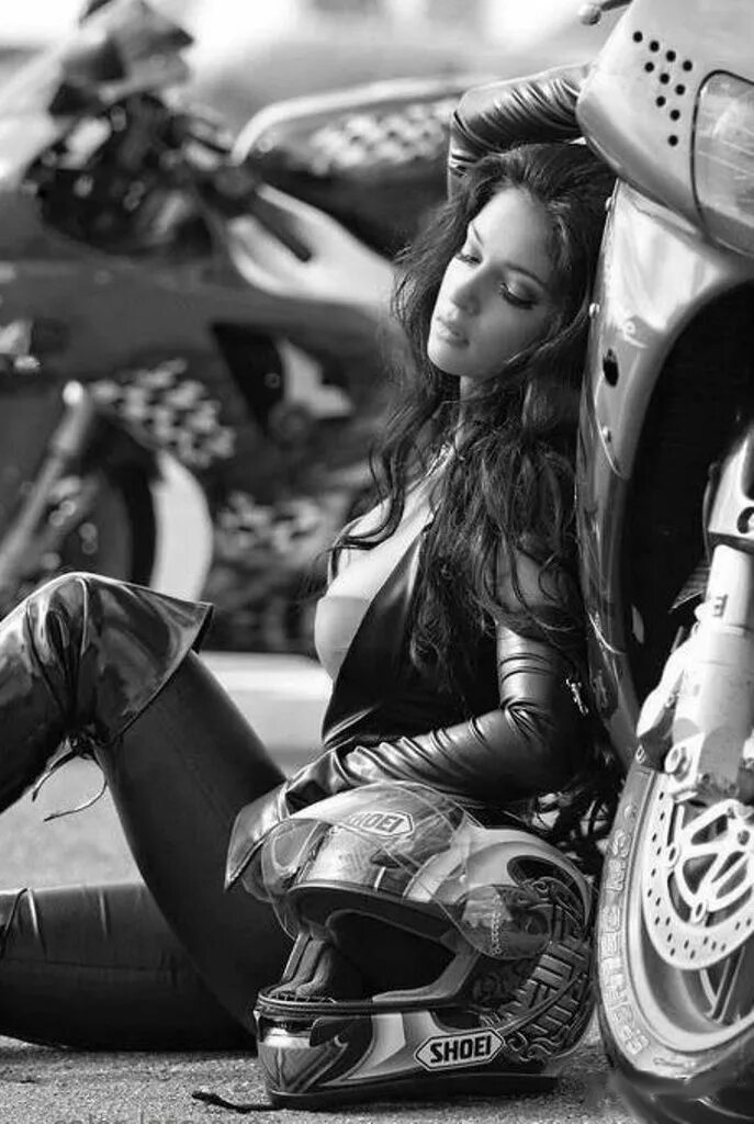 Подписать фото с мотоциклом девушке Pin de Stanislav Rohov en black and white Fotografía de motocicleta, Mujeres mot