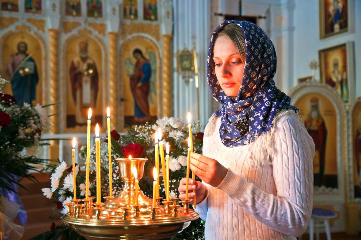 Подписать фото в храме Православные женщины Волжского объединяются