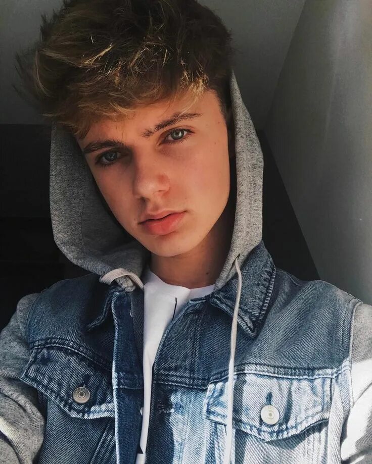 Подростки 14 16 лет фото Pin on hrvy Cute guys, Cute boys, Cute teenage boys