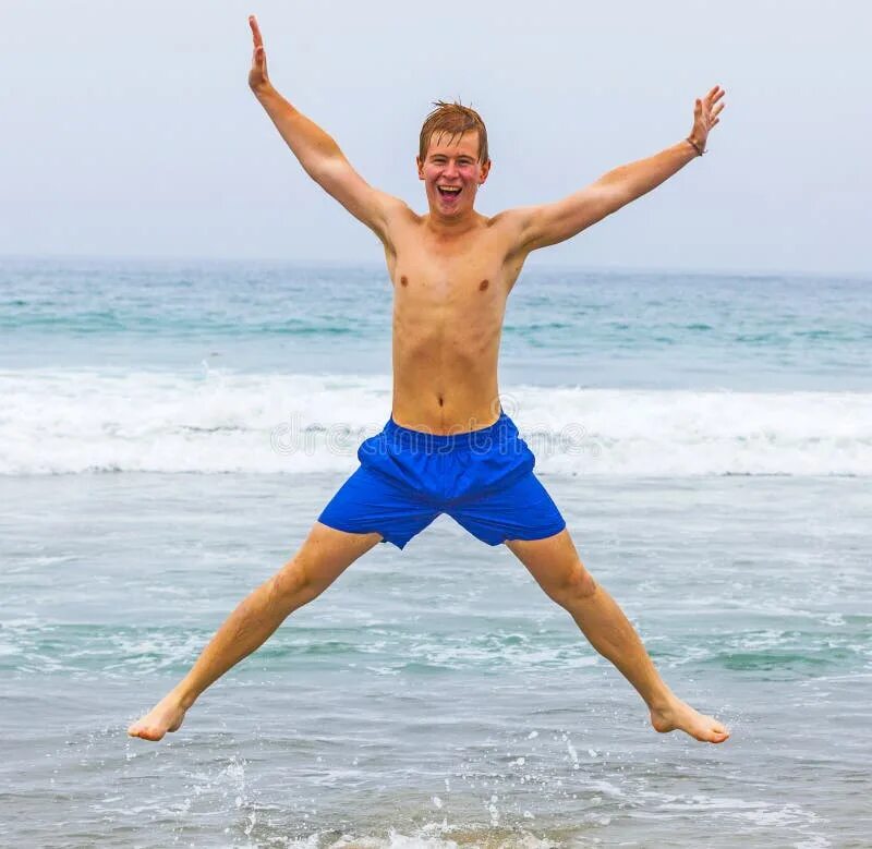 Подростки мальчики фото пляж Teen Boy Jumps Out of the Water Stock Image - Image of person, play: 34635817