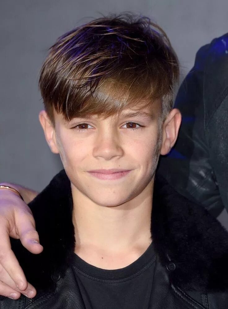 Подростковая стрижка мальчика с челкой Pin on Dylan obrien Teen boy haircuts, Boy haircuts long, Teen boy hairstyles