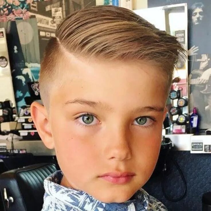 Подростковая стрижка мальчика с челкой neuefrisurstil.com Boys fade haircut, Kids hair cuts, Boy haircuts short