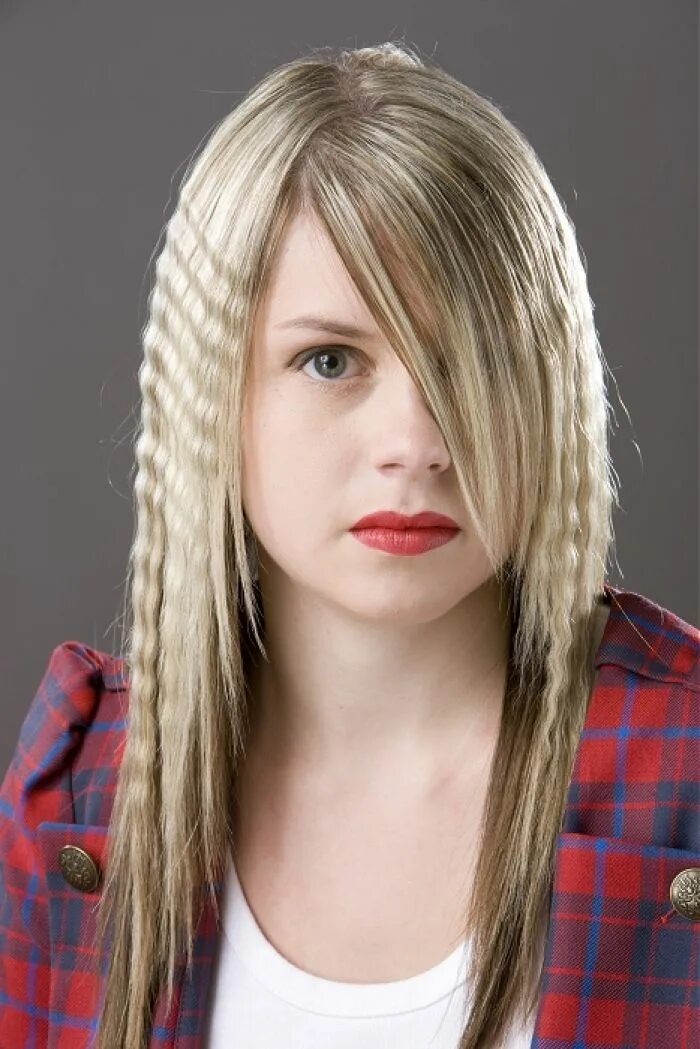 Подростковые прически для девочек 2024 Awesome style! I think it looks grungy Crimped hair, Hair styles, Long layered h