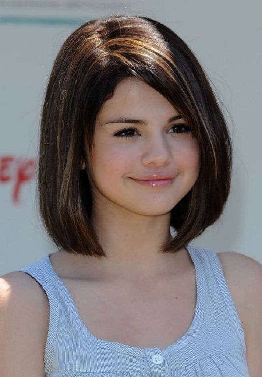 Подростковые прически для девочек на средние волосы Selena gomez short hair, Short bob hairstyles, Short hair styles