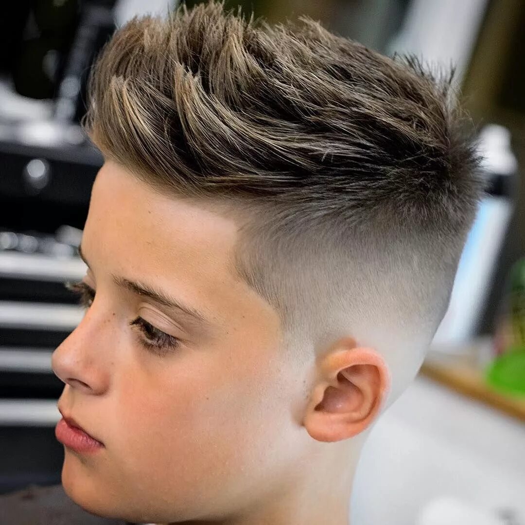 Подростковые прически для мальчиков на средние волосы Hairstyle for boys Boys fade haircut, Boys haircut styles, Kids fade haircut