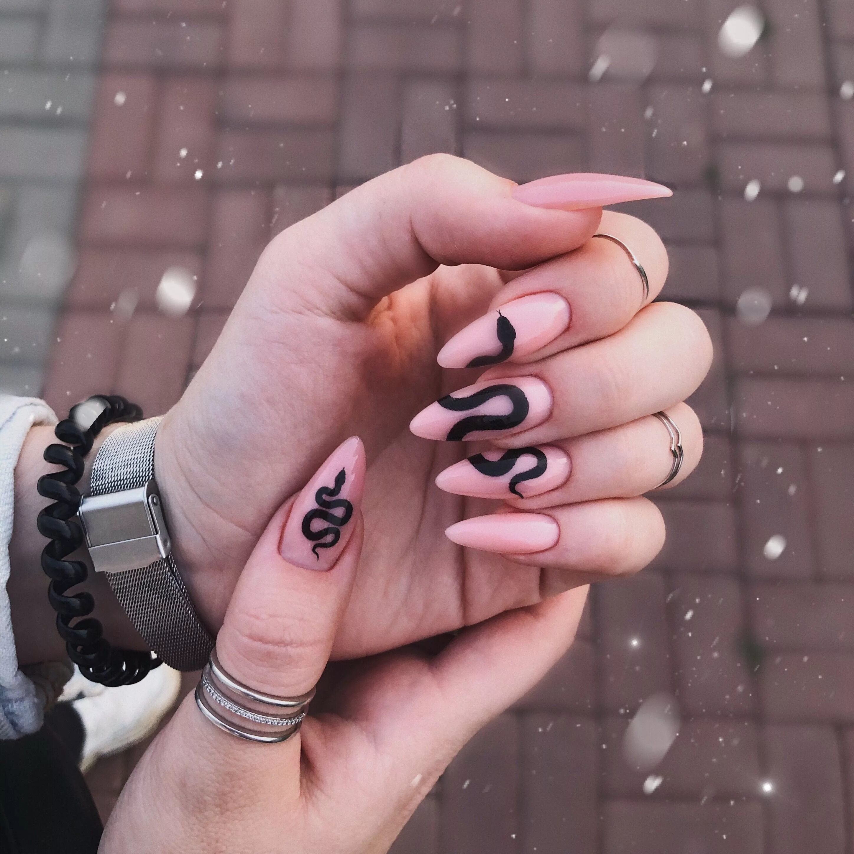 Подростковый дизайн ногтей Ногти со змеями Unhas desenhadas, Unhas compridas, Unhas coloridas