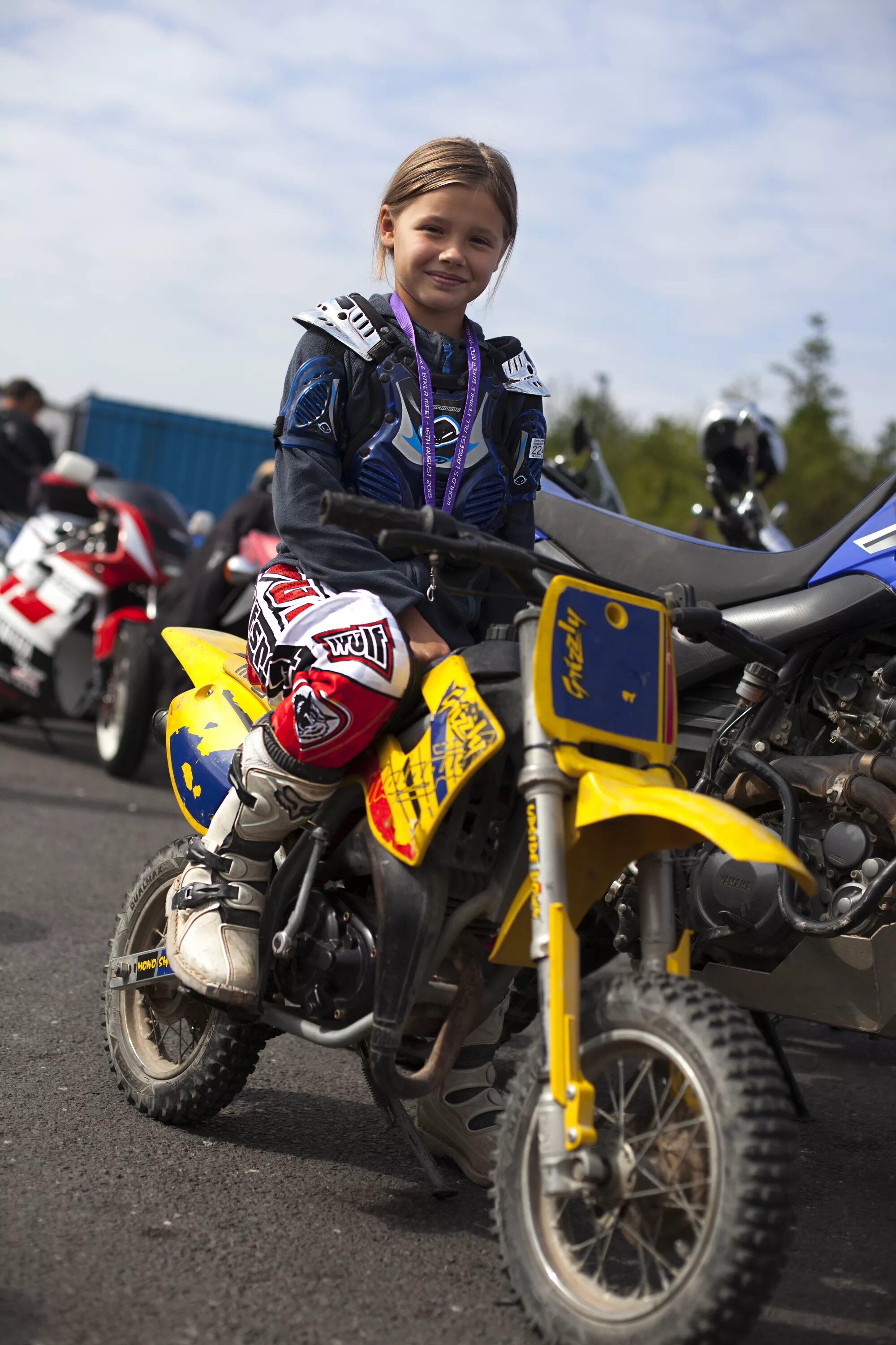 Подросток на мотоцикле фото 618 women set new bike meet record Visordown