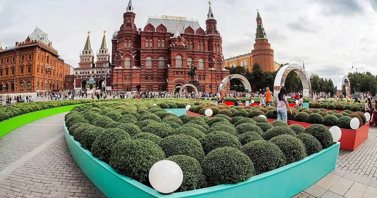 Подружка манежная площадь 1 стр 2 фото Фестиваль "10 лет. Новая Москва" пройдет с 1 по 10 июля на Манежной площади - Мо