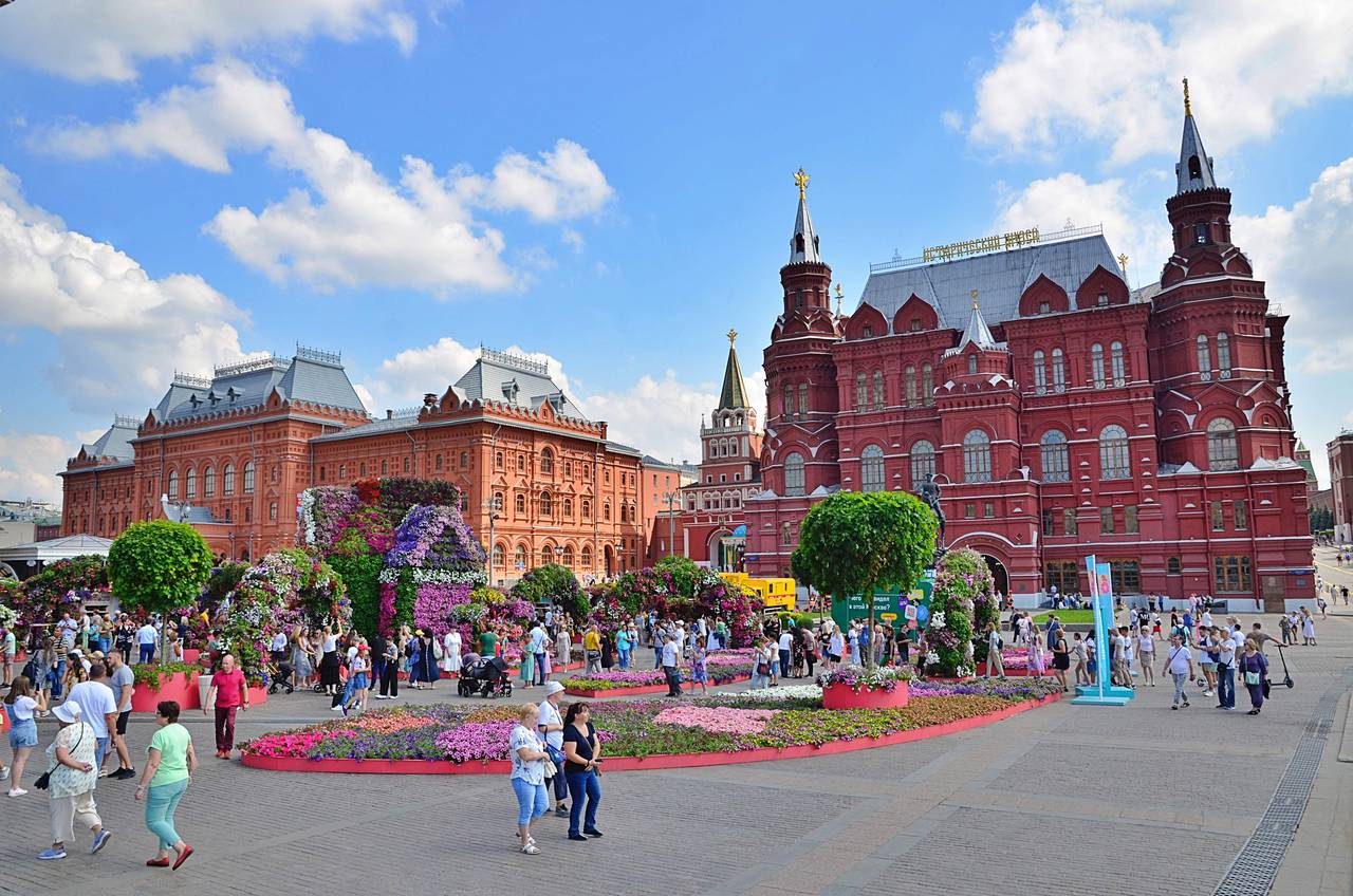 Подружка москва манежная площадь фото Выставка "Вокзалы и города. Архитектурное наследие БАМа" откроется в ГИМ