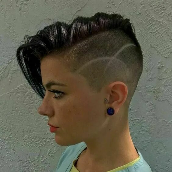 Подстригаться прическа женская Cool Short hair styles Capelli corti rasati, Capelli corti scuri, Capelli corti