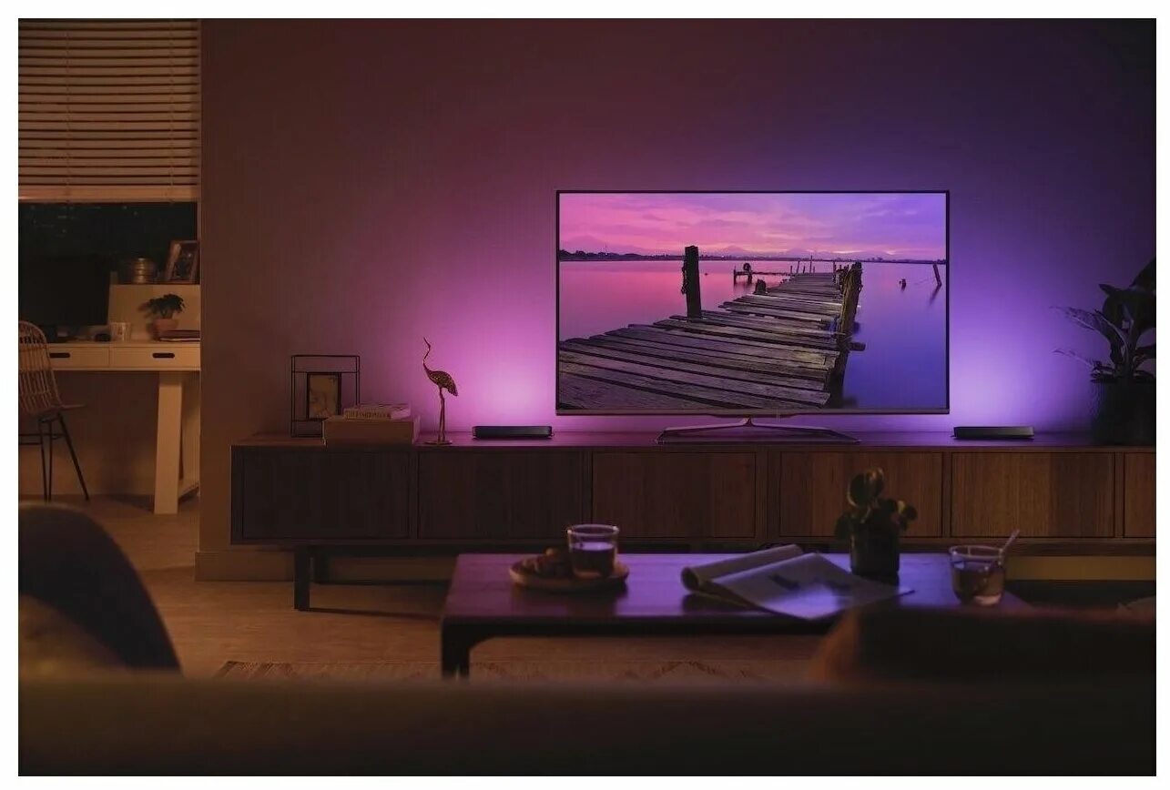 Подсветка телевизора фото Панель освещения Philips Hue Play (2 модуля+адаптер питания), EU версия, 6.6 Вт,