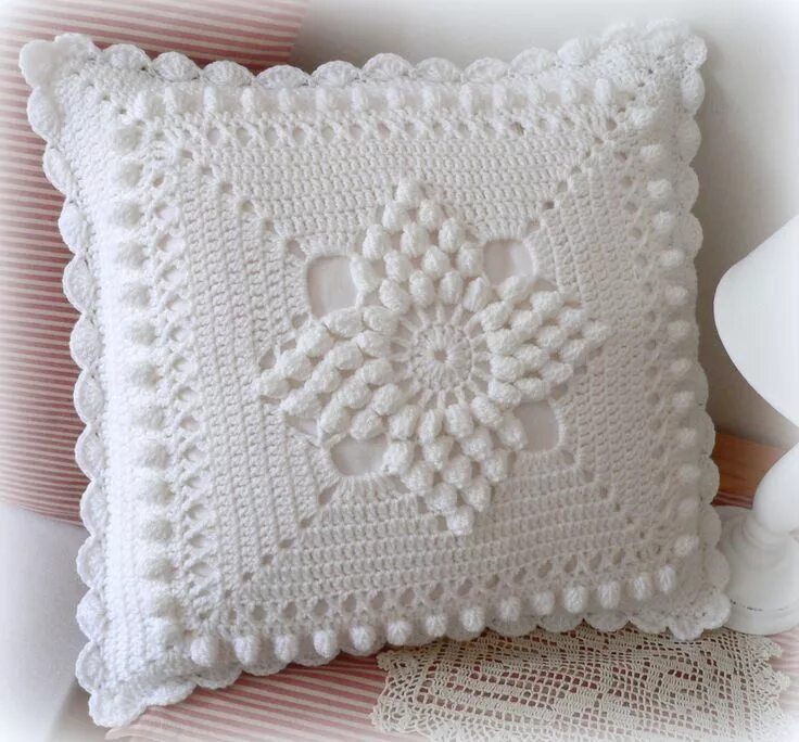 Подушка крючком схема фото Bílý háčkovaný polštářek 40x40 Crochet pillow cases, Crochet bedspread pattern, 