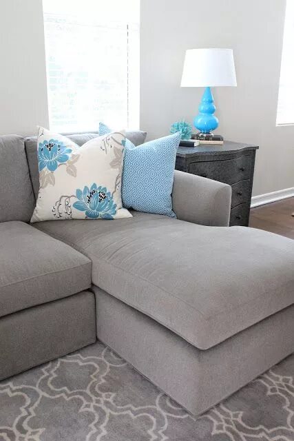 Подушки на серый диван фото в интерьере Stylish Grey Chaise Couch with Turquoise Accents