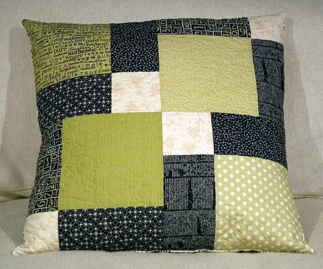 Подушки пэчворк своими руками выкройки фото D9P pillow Quilted pillow covers, Sewing cushions, Quilted pillow