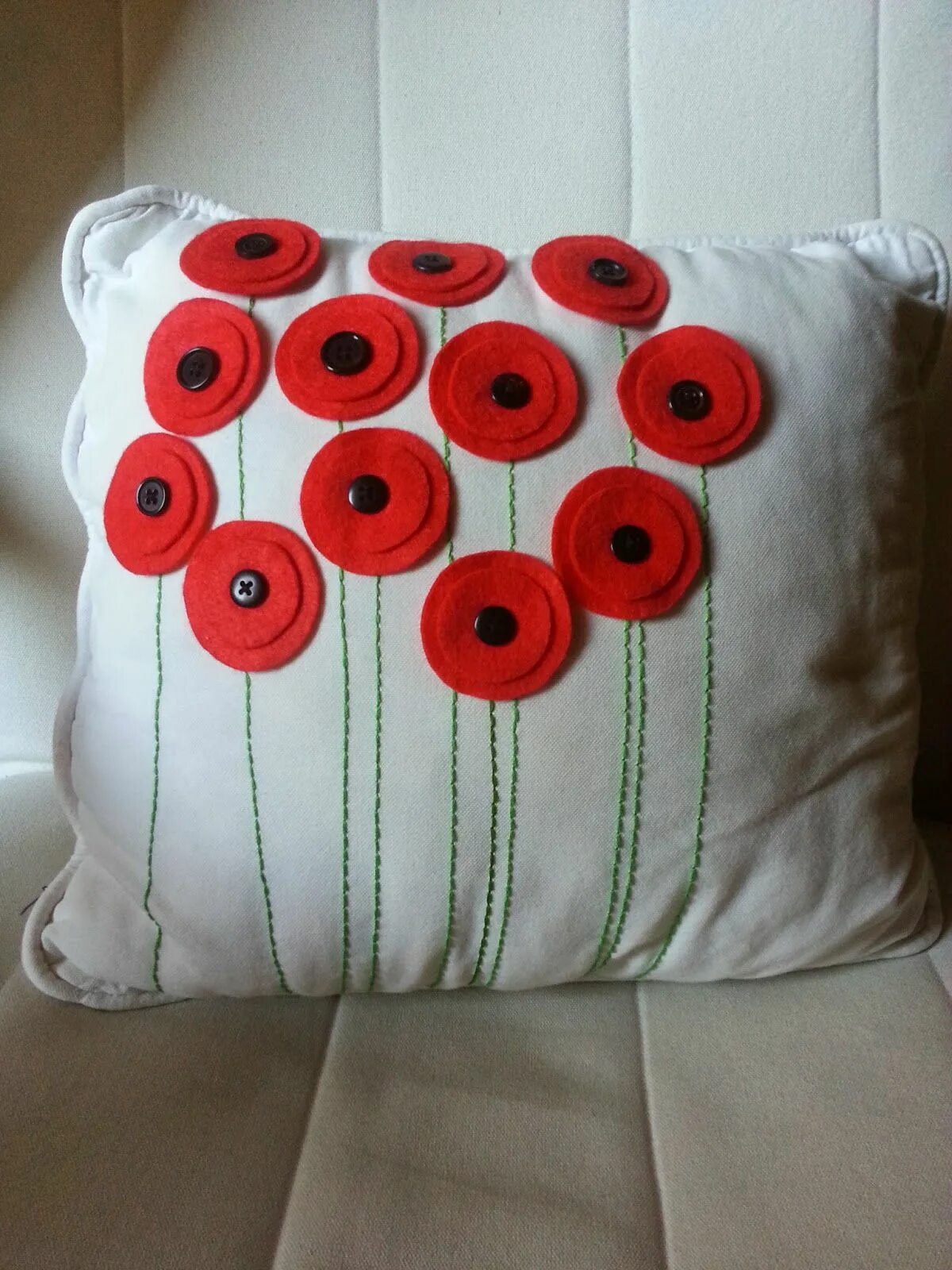 Подушки своими руками фото Eucreaciones: 2013 Fabric flowers, Diy pillows, Sewing cushions