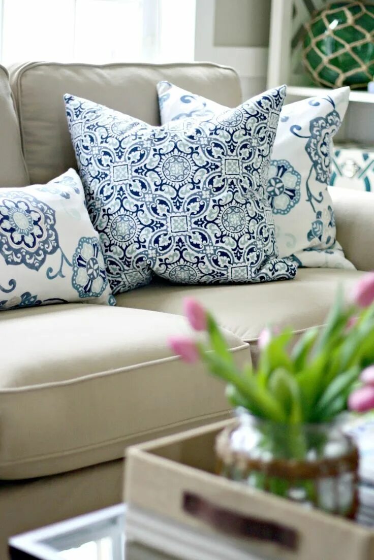 Подушки в гостиную фото Living Room Redo! Living room redo, Beige sofa, Blue and white pillows