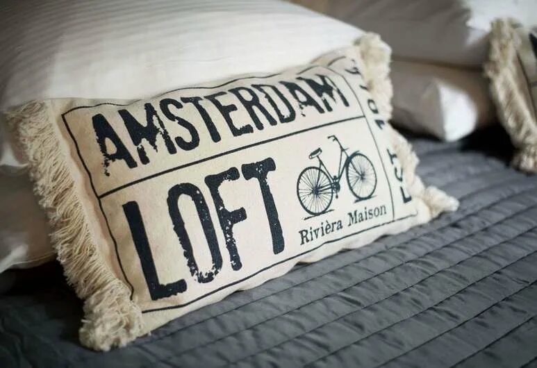 Подушки в стиле лофт Book Hotel Piet Hein in Amsterdam Hotels.com