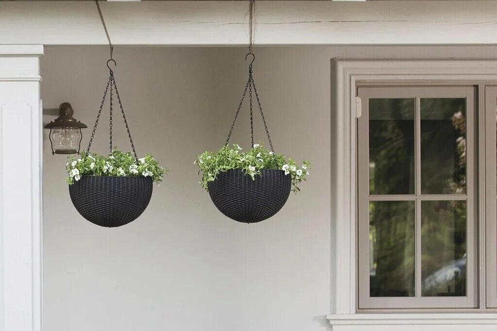 Подвесное кашпо на улице фото Кашпо Rattan Hanging Подвесное (35x35x22см) коричневое. Купить в Москве по цене 