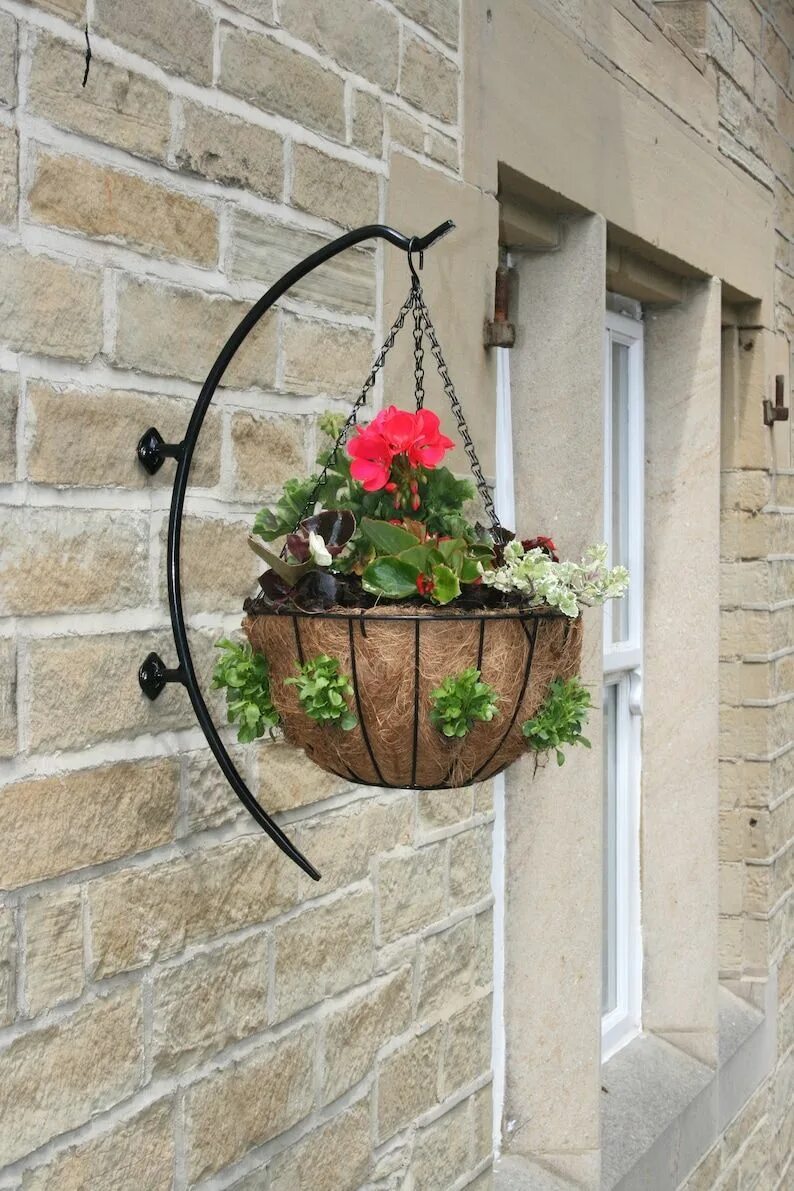Подвесное кашпо на улице фото Hanging Basket Bracket Decorative Hanging Basket Hanger Hand Etsy Hanging basket