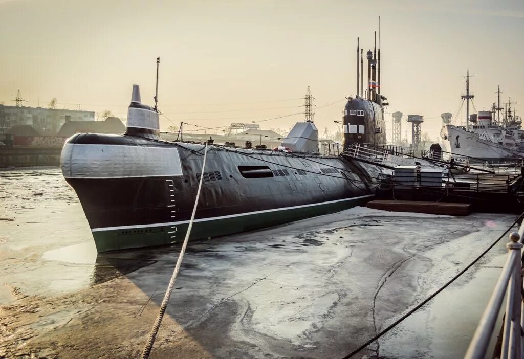 Подводная лодка в калининграде фото Калининград, подводная лодка-музей "Б-413" :: Александр Шмелёв - Социа