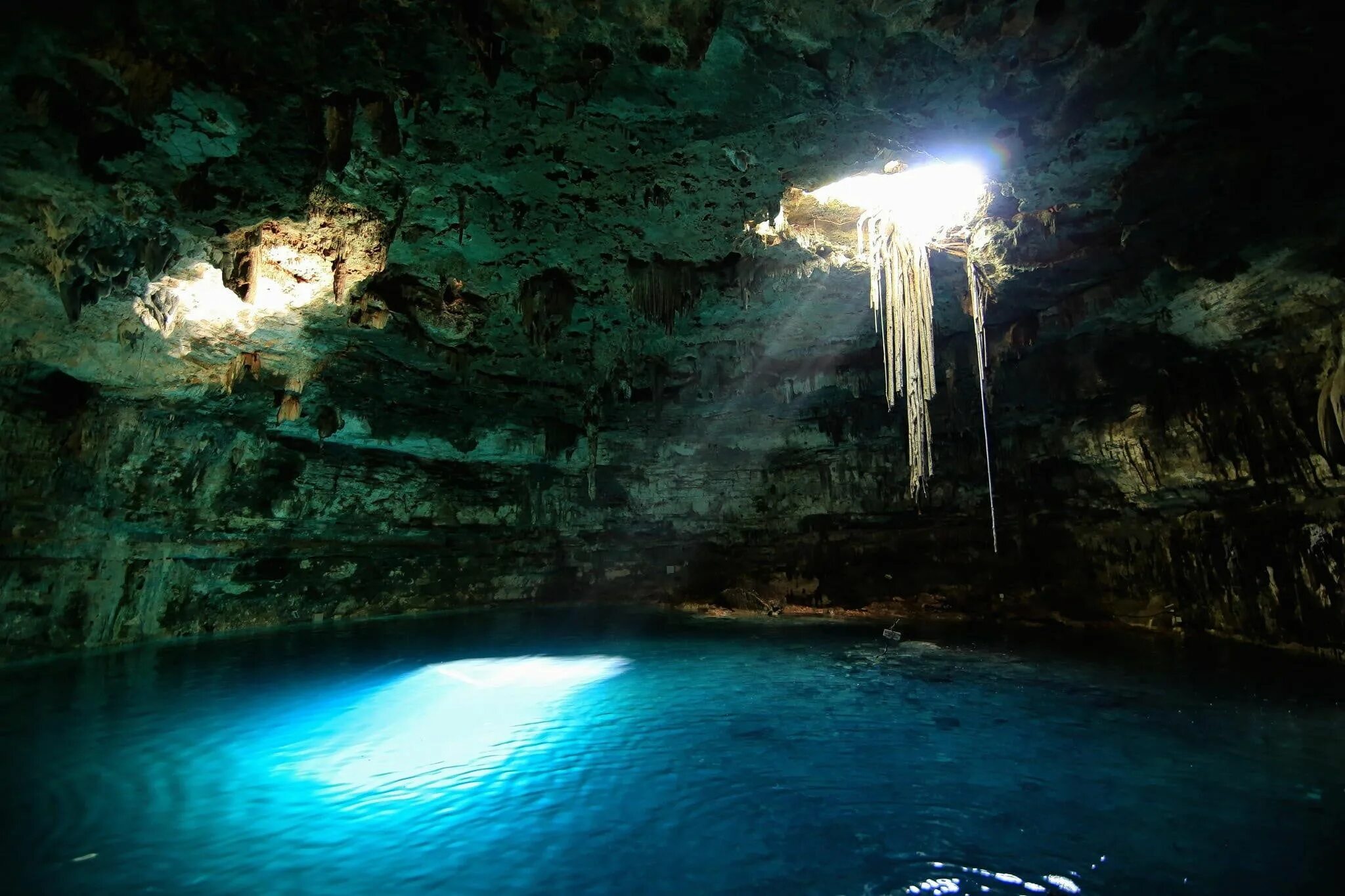 Подземное озеро фото blue lagoon inside a cave #nature #landscape #cenotes #Mexico sun rays #lake #wa