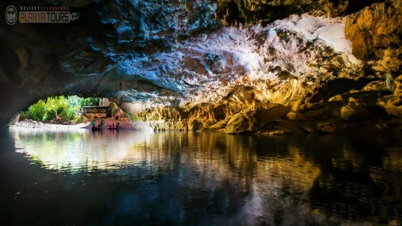 Подземное озеро фото Altinbesik Cave national park tour Alanya, underground lake