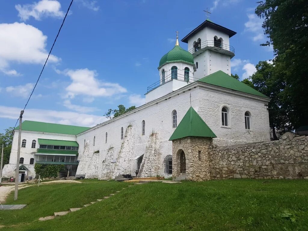 Подземный монастырь республика адыгея майкопский район фото Свято-Михайловский Монастырь, гора Физиабго и ущелье Мишоко Турфирмы Краснодара 