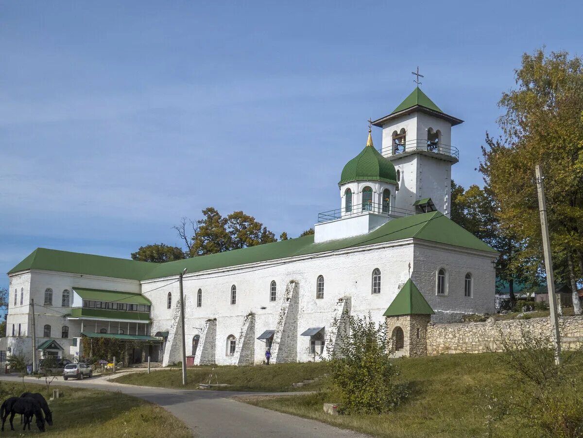 Подземный монастырь республика адыгея майкопский район фото Экскурсия по Свято-Михайловскому монастырю Путеводитель по Адыгее Дзен