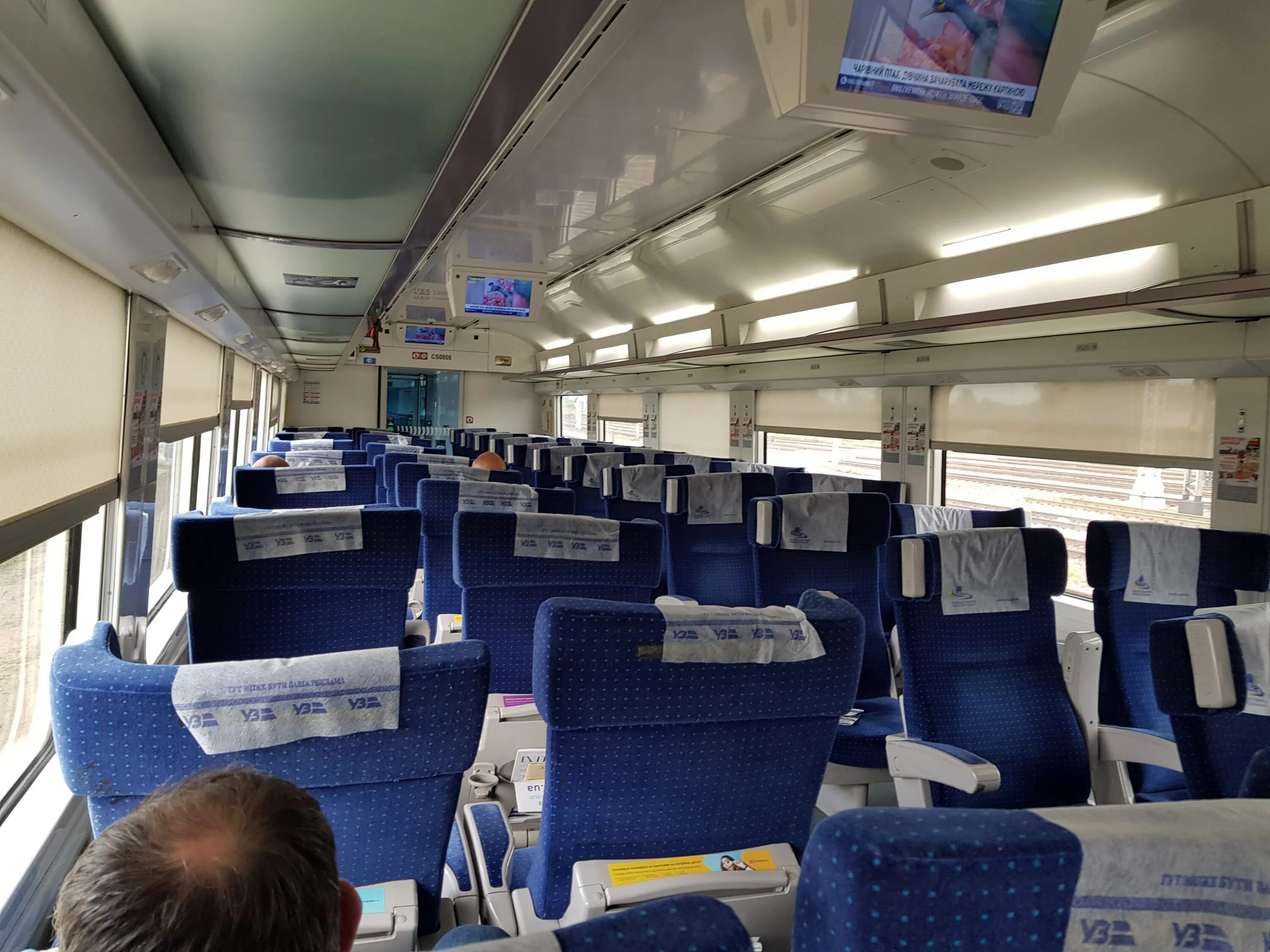 Поезд 002 премиум москва казань фото File:2019-07-10 Interior of Ukrainian Railways Hyundai HRCS2 train.jpg - Wikimed