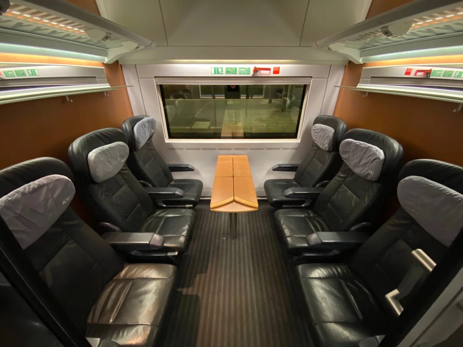 Поезд 1 класса фото Train coach