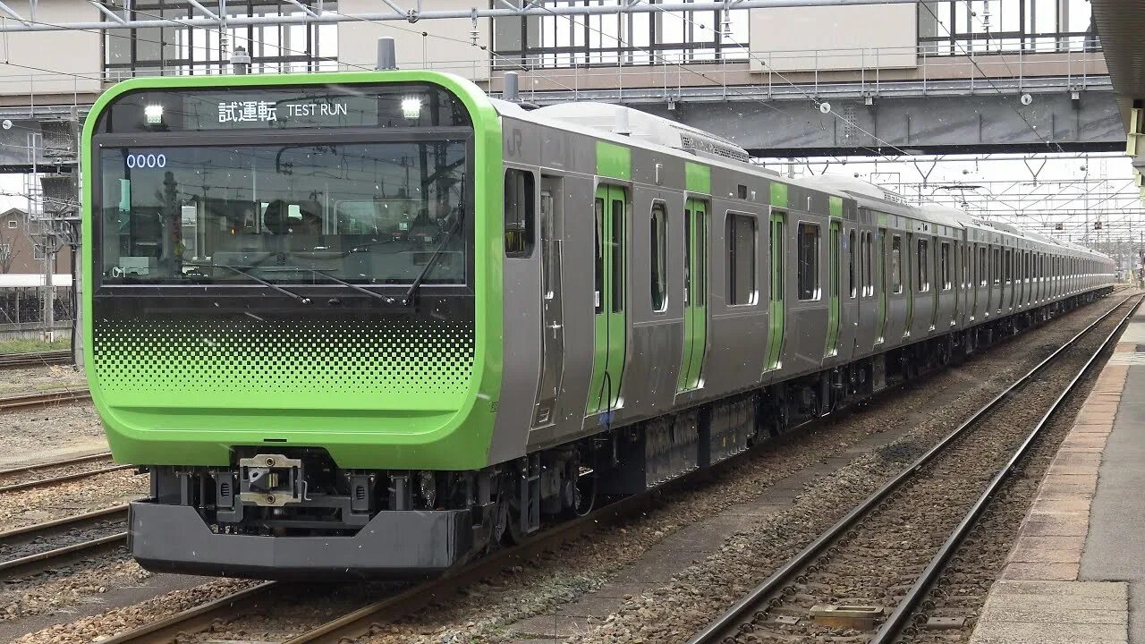 Поезд 235ж фото ～ 山 手 線 用 新 型 車 両 ～ E235 系 ト ウ 01 編 成 新 津 出 場 試 運 転 - YouTube