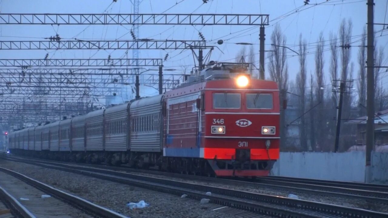 Поезд адлер нижневартовск фото ЭП1-346 с поездом 346С Адлер - Нижневартовск - YouTube