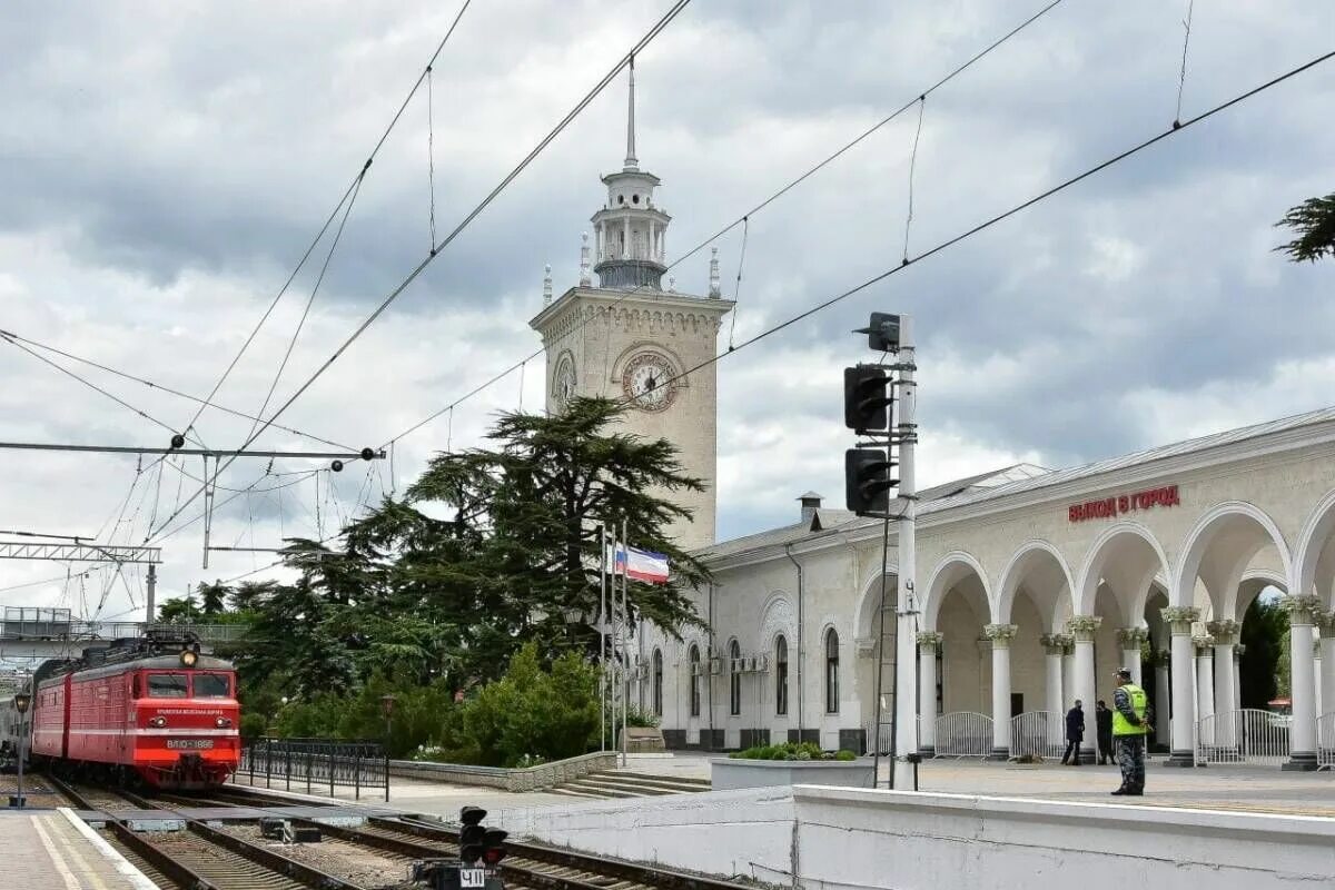 Поезд адлер симферополь фото Симферополь и Адлер свяжет прямой поезд