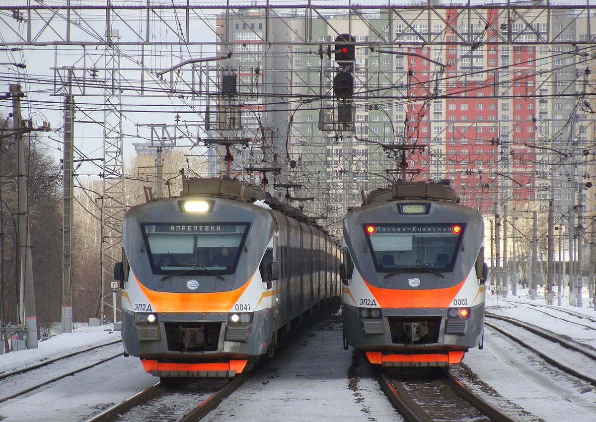 Поезд эп2д фото Зачем так часто выпускают новые поезда метро и электрички, а в регионах страны н